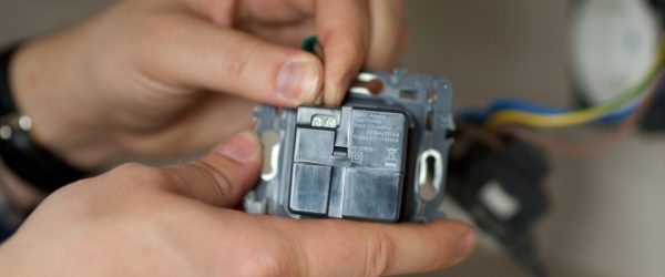 第一種電気工事士とは？合格率や受験で役立つ過去問題を解説